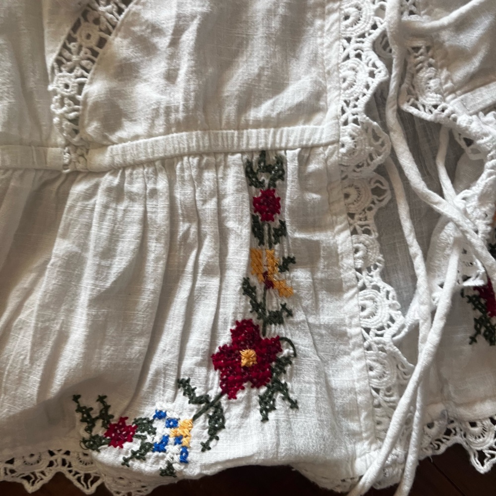 New Jannifer&Grace Embroidered White Blouse size L - Picture 10 of 16